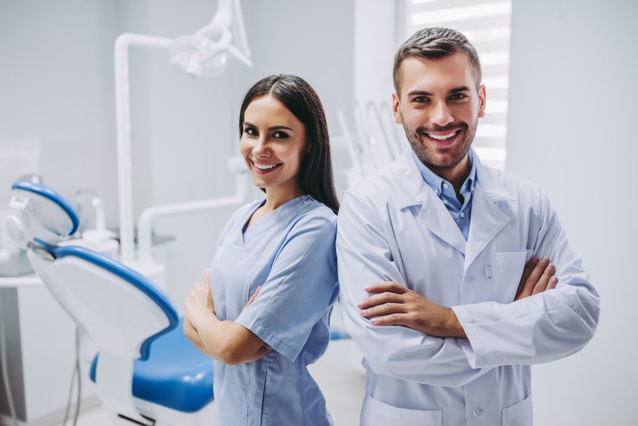 Z jakich specjalistów składa się załoga każdego gabinetu stomatologicznego?