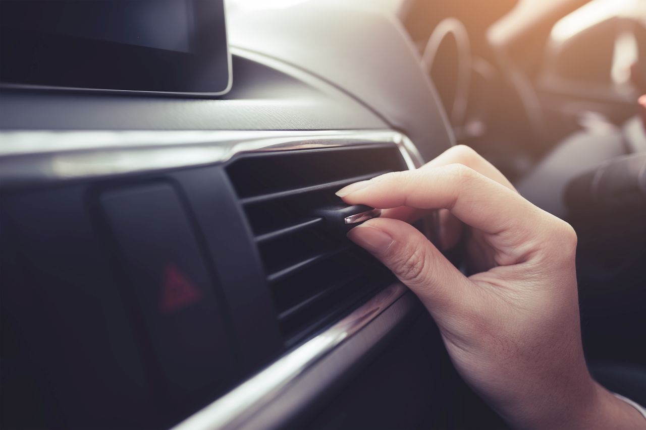 Jakie środki pomogą usunąć grzyb i wilgoć, jaka zebrała się w klimatyzacji samochodowej?
