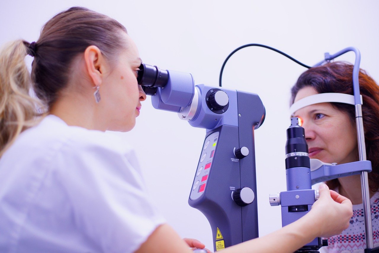 Jakie badania wzroku wykonuje optometrysta?