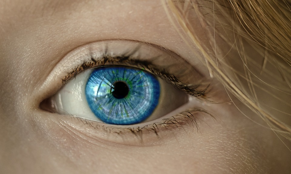 Iniekcje doszklistkowe w oko – co warto wiedzieć?